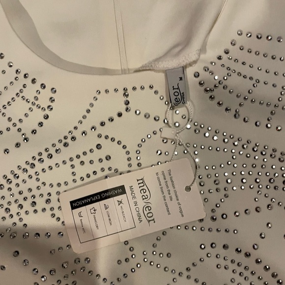 NWT. White studded 2 piece skirt set - Picture 3 of 5